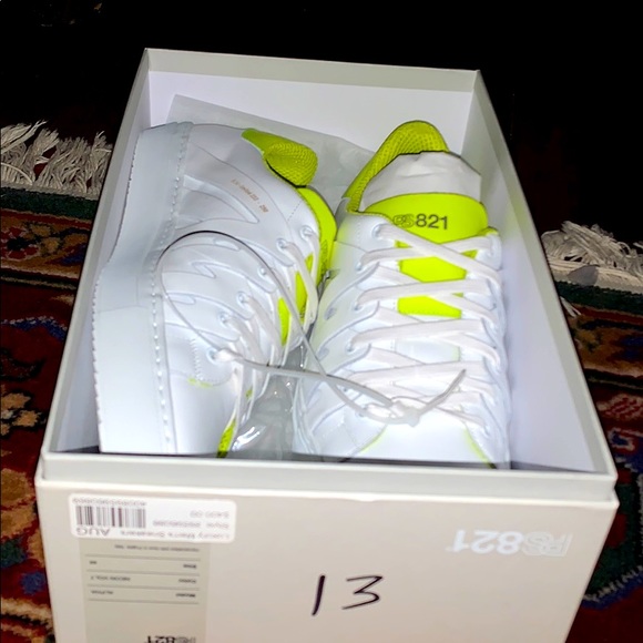 PS821 Alpha Neon Volt - Picture 1 of 2